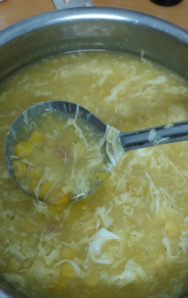 ▲女網友分享玉米濃湯的煮法。（圖／翻攝廚藝公社臉書）