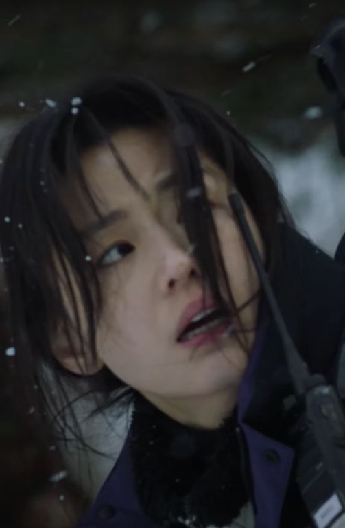 ▲▼全智賢劇中飾演守林員。(圖/愛奇藝國際站、tvN)