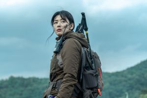 ▲▼全智賢(上圖右,下圖)跟朱智勛主演的《智異山》即將開播。(圖/愛奇藝國際站) ▲▼全智賢(上圖右,下圖)跟朱智勛主演的《智異山》即將開播。(圖/愛奇藝國際站)