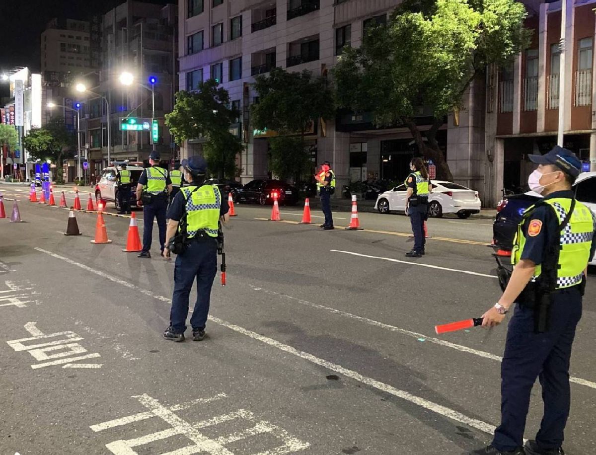 ▲為確保民眾平安過中秋，高市警察局自今(16)日晚間18時起至22日18時止連續7天全市同步酒駕大執法。(圖／記者郭凱杰翻攝)