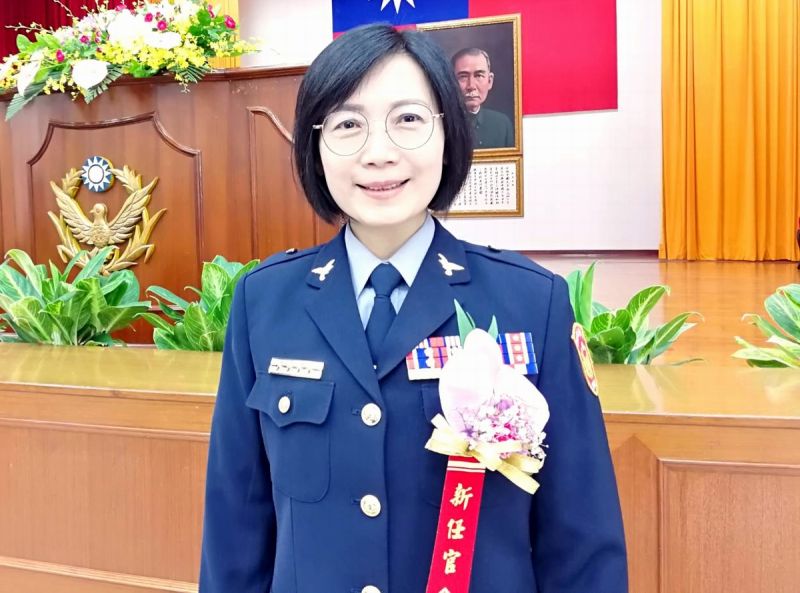 ▲新任屏東警分局長方秋梅為屏東縣新園鄉人,中央警察大學59期行政警察學系、國立高雄師範大學教育學類碩士畢業,今天調回屏東家鄉服務。(圖/記者黃正忠攝)