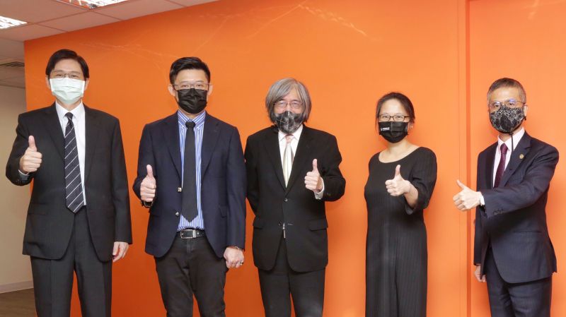 ▲網家PChome今(17)日召開重大訊息說明會。PChome董事長詹宏志宣布引進中華開發金控集團、中華電信集團與21世紀數位股份有限公司為策略投資人。(圖/網家PChome提供)