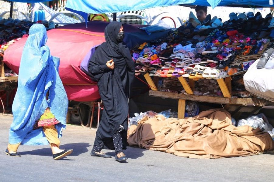 ▲塔利班接管阿富汗後，當地女權狀況備受關注。塔利班今天疑關閉婦女事務部，改以惡名昭彰的勸善懲惡部代替。同日當局下令中學復課，但只有男性師生能重返校園。（圖/中央社）