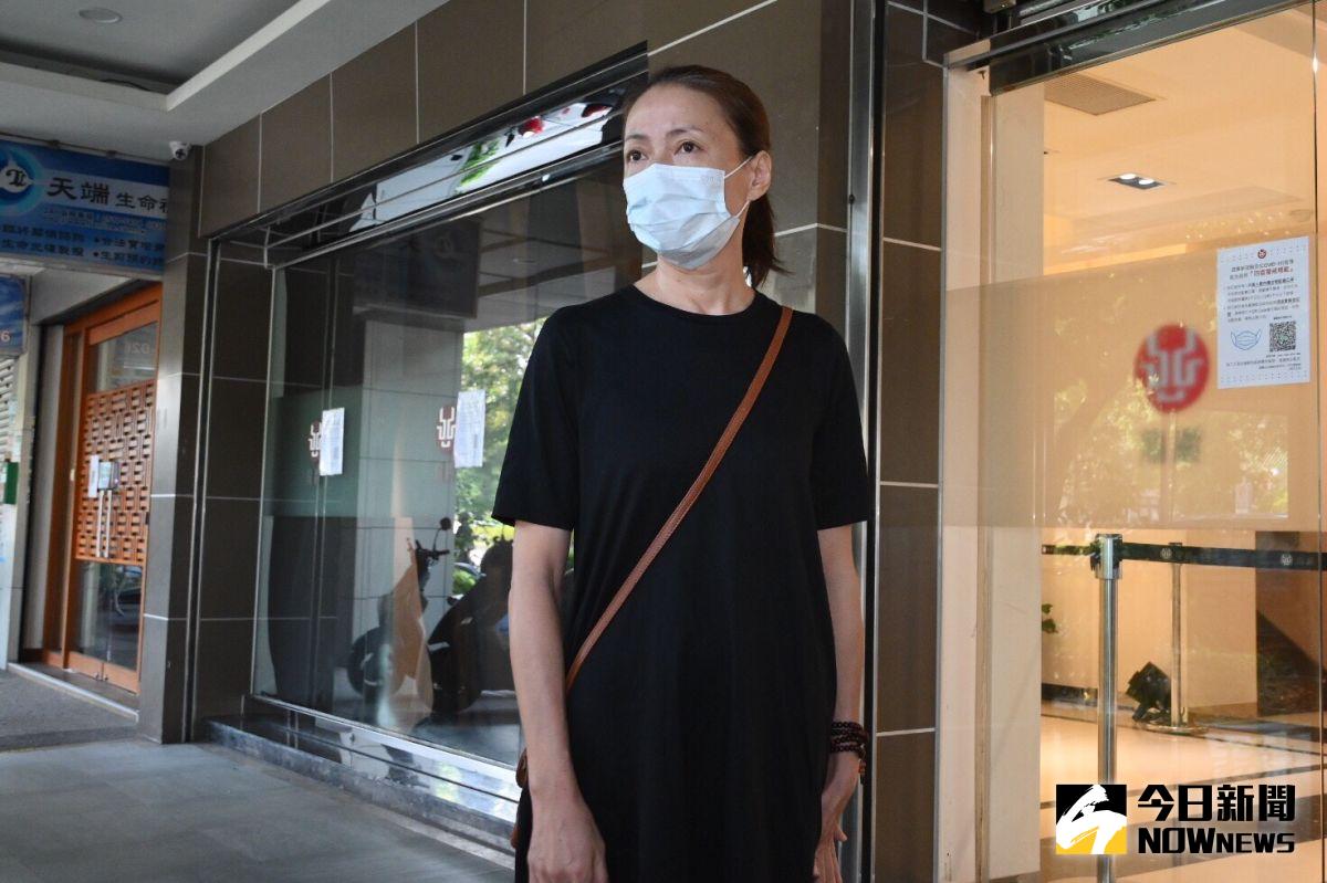 ▲柯淑勤抵達龍劭華靈堂。（圖／記者林柏年攝）