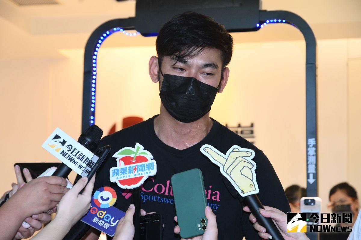 ▲亮哲與龍劭華相識10年。（圖／記者林柏年攝）