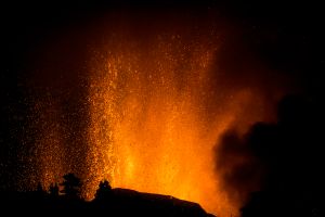 西班牙拉帕馬島火山續噴發　熔岩再吞沒4建築
