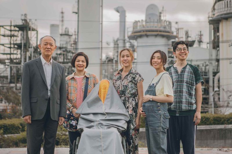▲《講話沒有在聽》金士傑(左起)、楊貴媚、張詩盈、張詩盈、梁舒涵、竺定誼在幽默互動中展現溫暖親情。(圖/高雄電影節)