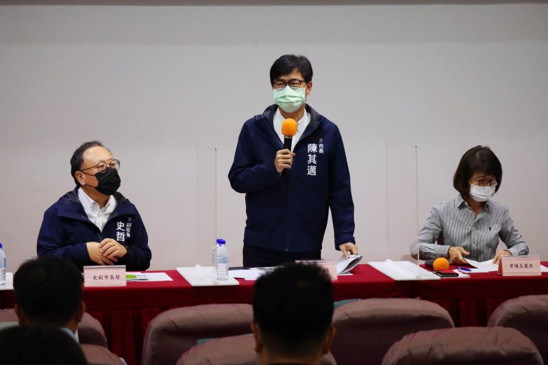▲高雄市長陳其邁今(22)日率領市府相關局處赴議會,說明111年度高雄市總預算籌編情形。(圖/記者鄭婷襄攝,2021.09.22)