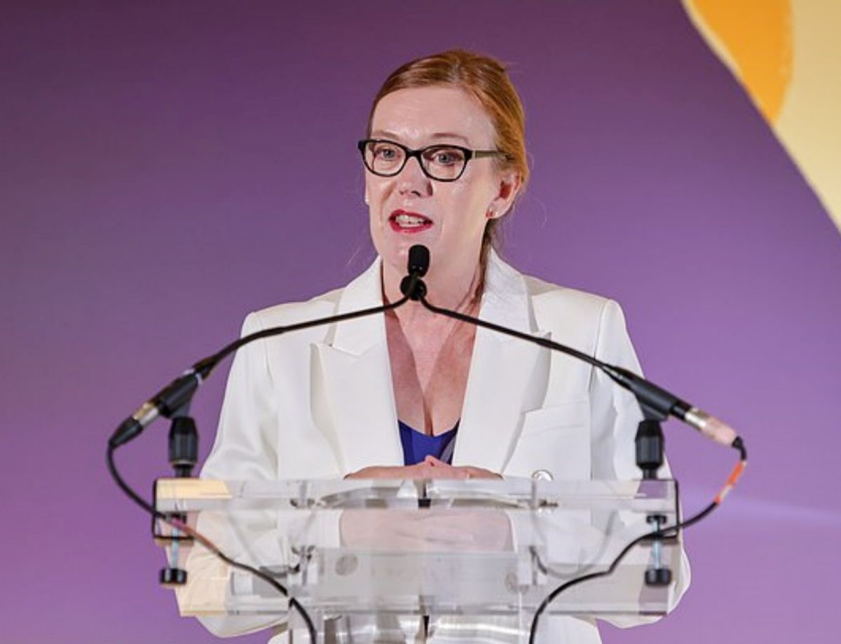 ▲AZ疫苗的研發者吉伯特近日在一場醫學研討會上表示，新冠病毒不太可能變異成更致命的毒株。（圖／翻攝自每日郵報）