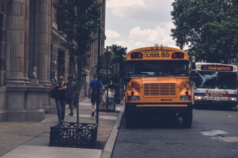 ▲美國一位老師分享，原本租到的巴士因故不能來，校方只能租派對用巴士供學生搭乘。（示意圖／翻攝自《pexels》 ）