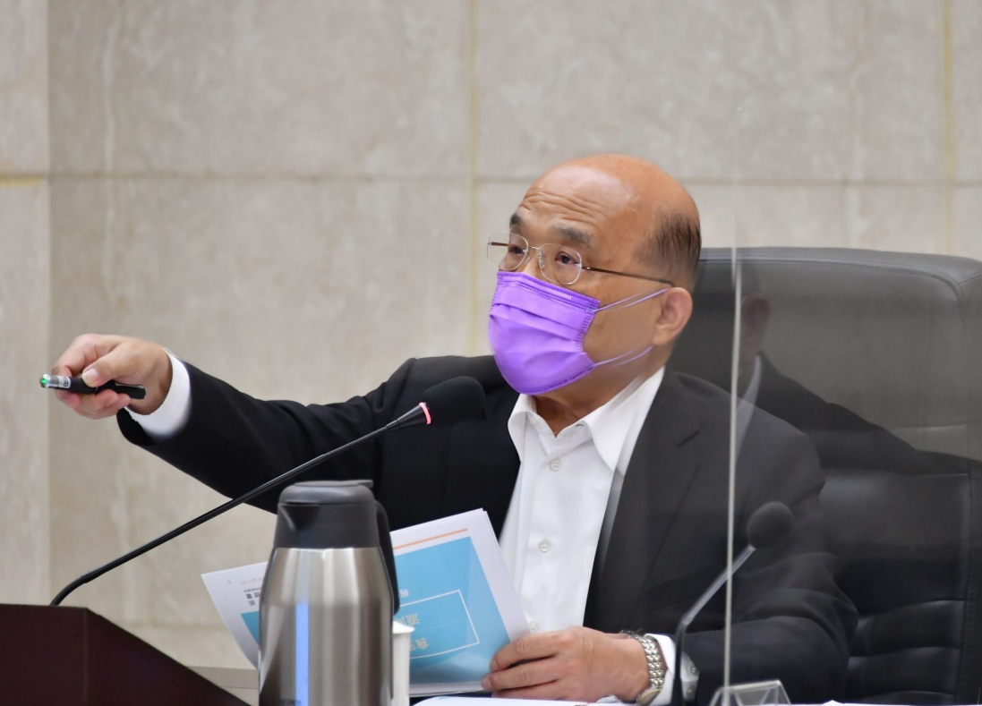 ▲行政院長蘇貞昌已年過70，仍持續以其招牌「衝衝衝」形象領導內閣團隊。（圖／行政院提供）