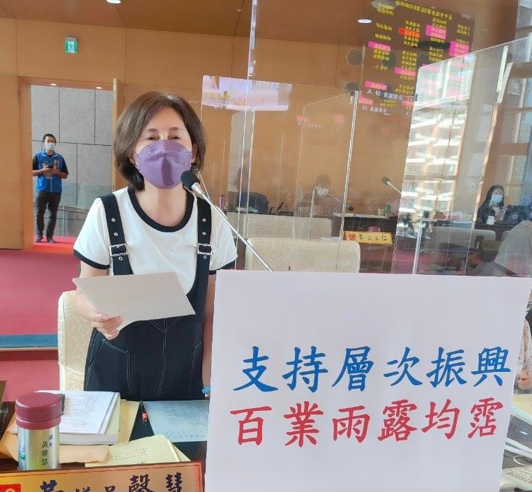 ▲議員黃馨慧表示,既然要振興政策最好有「層次性」、讓百業「雨露均霑」才能有效促進內需經濟。(圖/柳榮俊攝2021.9.24)