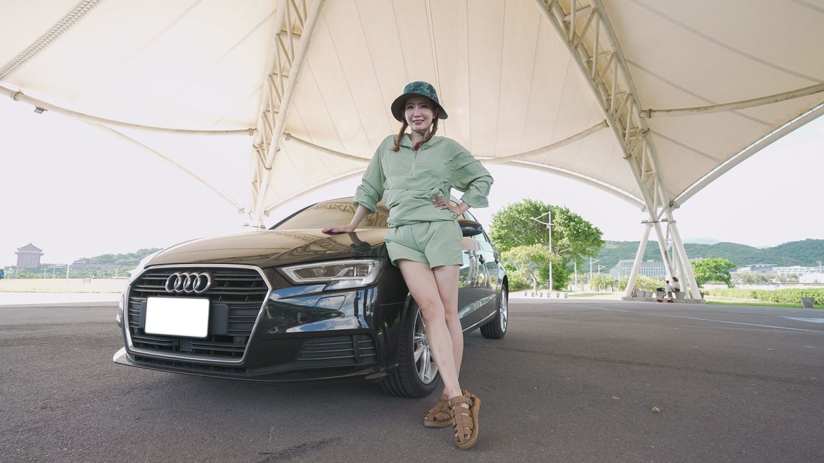 ▲謝忻警示後車動作遭譏像七月半招魂。（圖／TVBS提供）