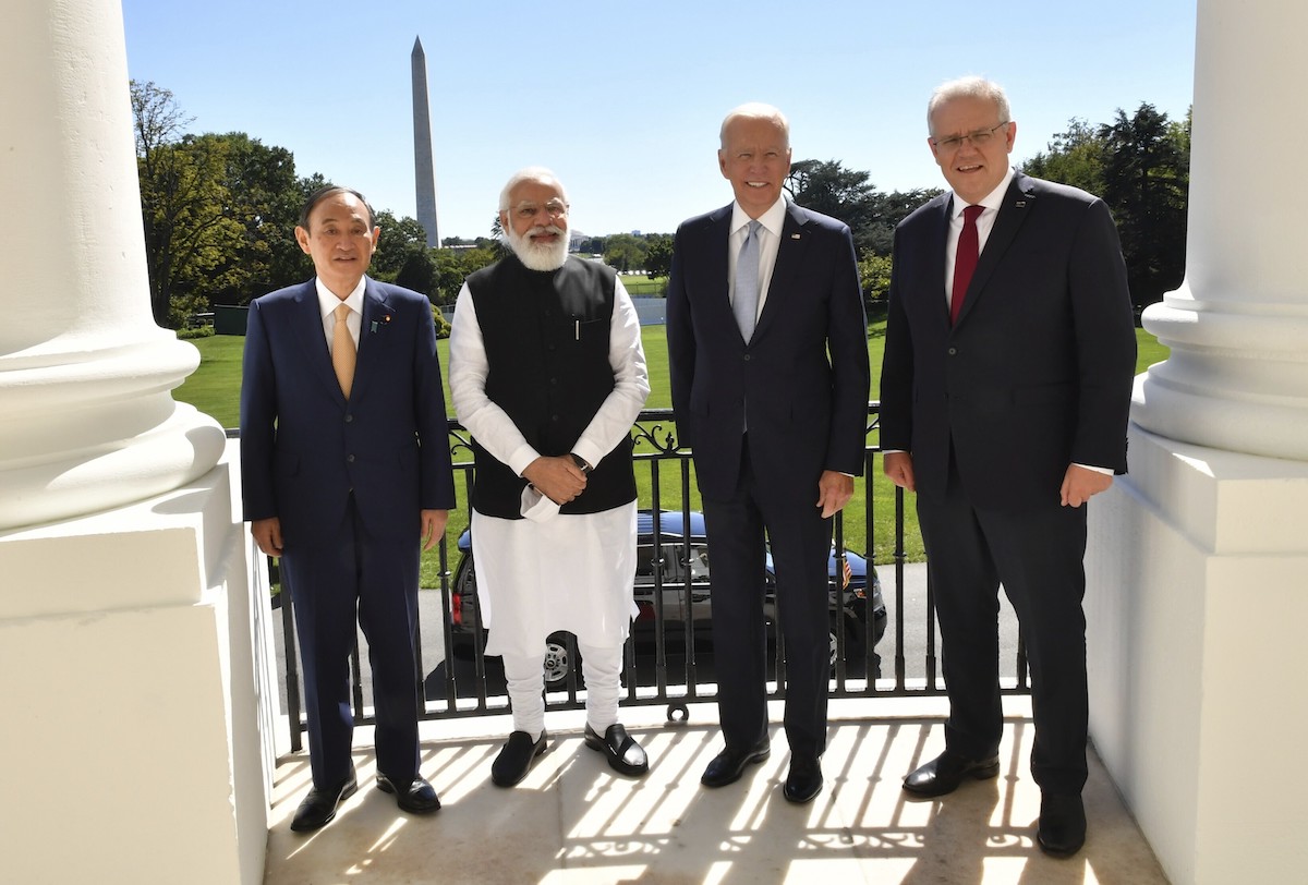 ▲美日澳印「四方安全對話」24日召開領袖峰會，日本首相菅義偉（左起）、印度總理莫迪、美國總統拜登與澳洲總理莫里森會後聯合聲明，承諾強化印太地區安全繁榮，因應包括東海與南海的海洋秩序挑戰。（圖／美聯社／達志影像）