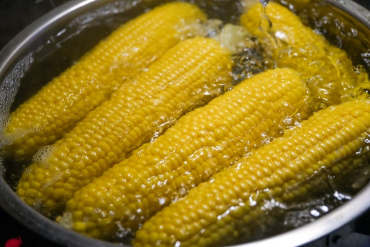 ▲若要讓水煮玉米升等，可加入兩個簡單的小東西。（示意圖／photoAC）
