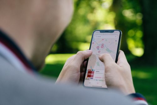 Google Maps導航變麥拉倫F1！限時到11／23　2步驟免費換超帥賽車