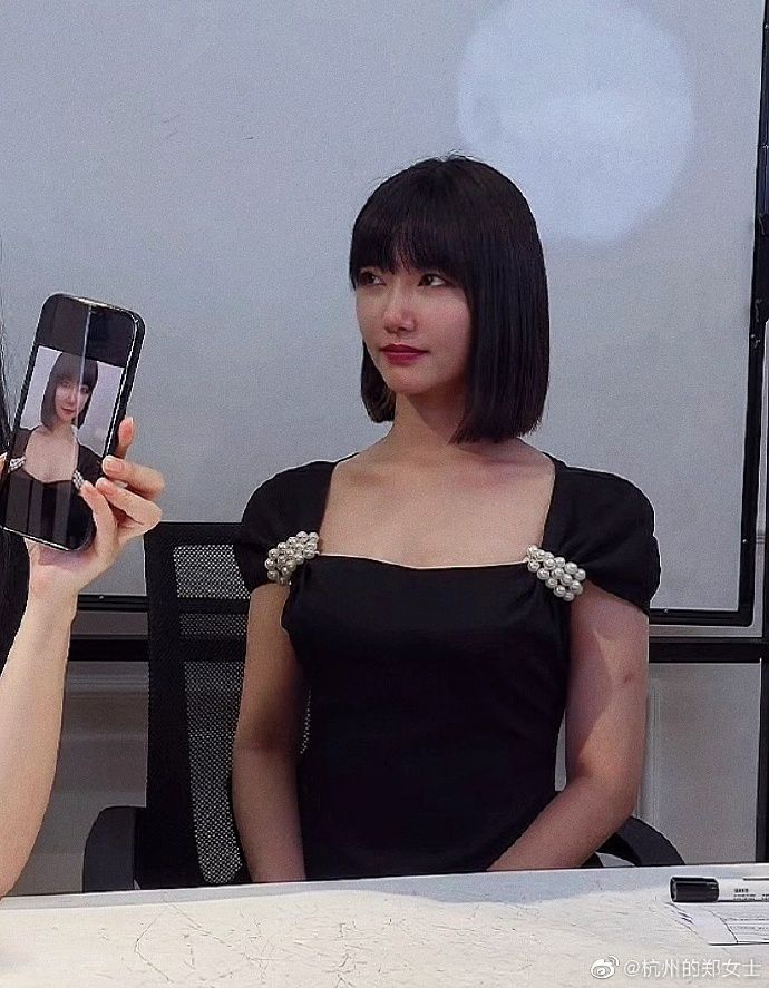 ▲鄭女士五官清麗。(圖/杭州的鄭女士微博)