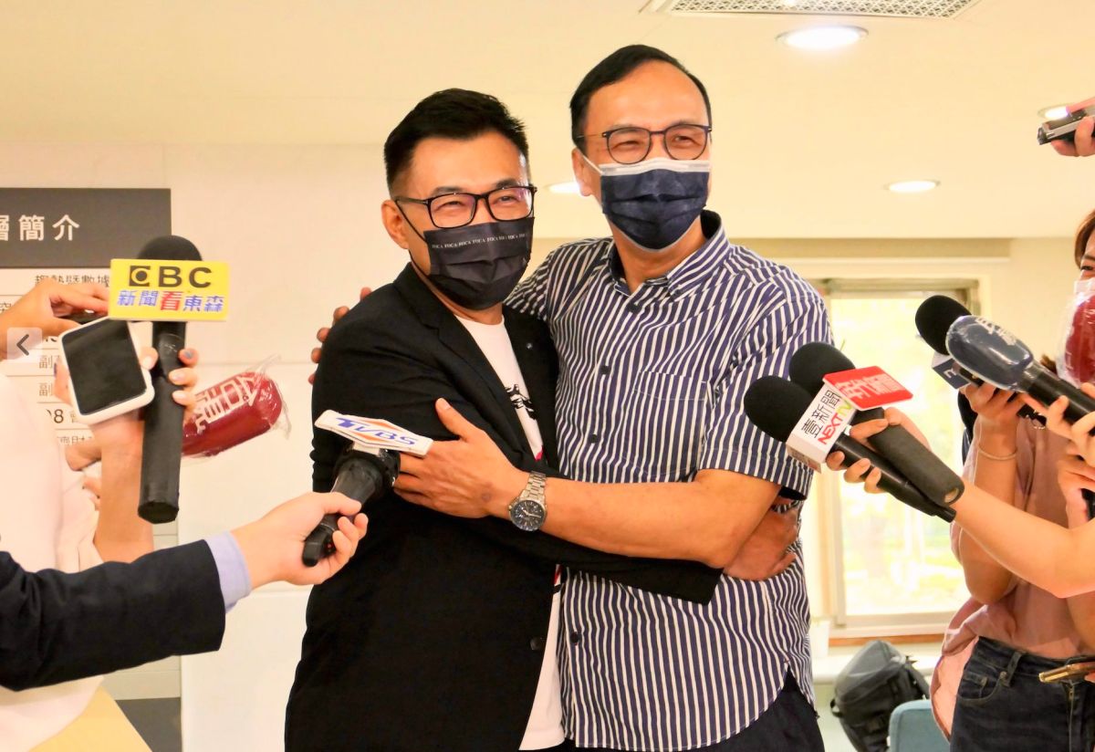 ▲朱立倫、江啟臣於27日下午會面，達成黨務無縫接軌之共識。（圖／江啟臣辦公室提供）