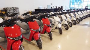 高雄繼去年時時抽之後推出「日月抽」活動,週週抽光陽電動機車。(圖/記者鄭婷襄攝,2021.09.28) ▲高雄繼去年時時抽之後推出「日月抽」活動,週週抽光陽電動機車。(圖/記者鄭婷襄攝,2021.09.28)