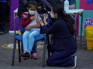 疫苗遏止疫情奏效　智利將撤銷緊急狀態
