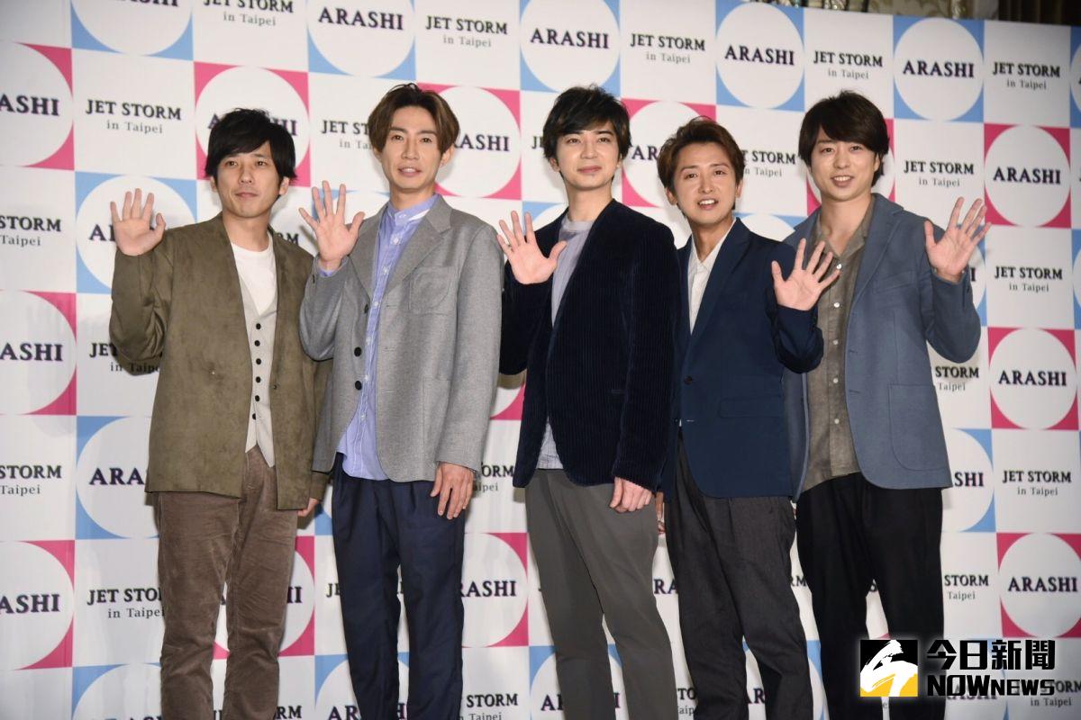 ▲「嵐」Arashi成員二宮和也（左起）、相葉雅紀、松本潤、大野智、櫻井翔宣布將合體開唱，唱完2026年就解散。（圖／資料照）