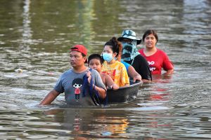 泰國洪患淹沒7萬棟住家釀6死　曼谷加強戒備
