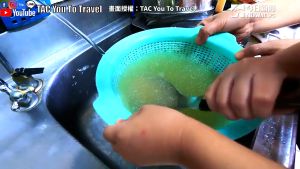 ▲ 煮軟後透明的西米露,可以用乾淨冷水清洗。(圖/TAC You To Travel 授權) ▲ 煮軟後透明的西米露,可以用乾淨冷水清洗。(圖/TAC You To Travel 授權)