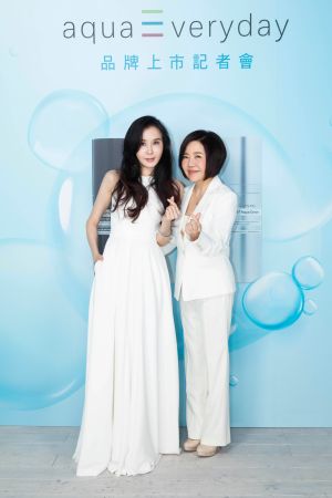 ▲蕭薔(左)、于美人出席保養品記者會。(圖/aquaEveryday) ▲蕭薔(左)、于美人出席保養品記者會。(圖/aquaEveryday)