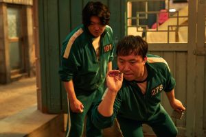 ▲許成泰(左)劇中為了贏手段兇殘。(圖/Netflix) ▲許成泰(左)劇中為了贏手段兇殘。(圖/Netflix)