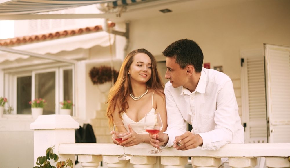 ▲塔羅牌艾菲爾老師分享了12生肖在秋分過後2週的運勢吉凶。屬猴要小心被浪漫沖昏頭誤結孽緣。（圖／Shutterstock）