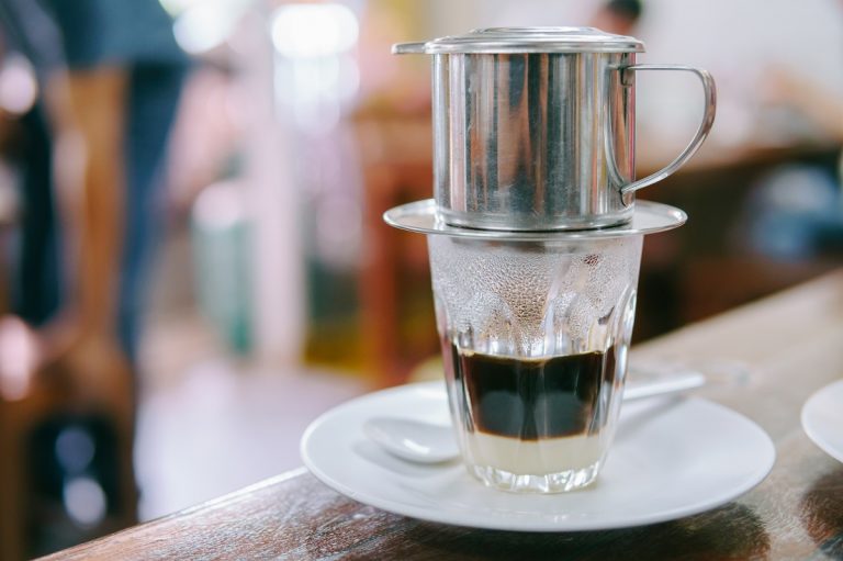 ▲有網友好奇提問「越南咖啡明明很好喝，為什麼在台灣卻很少見？」問題釣出不少老饕現身說法，揭密2大不受寵的原因。（圖／Shutterstock）