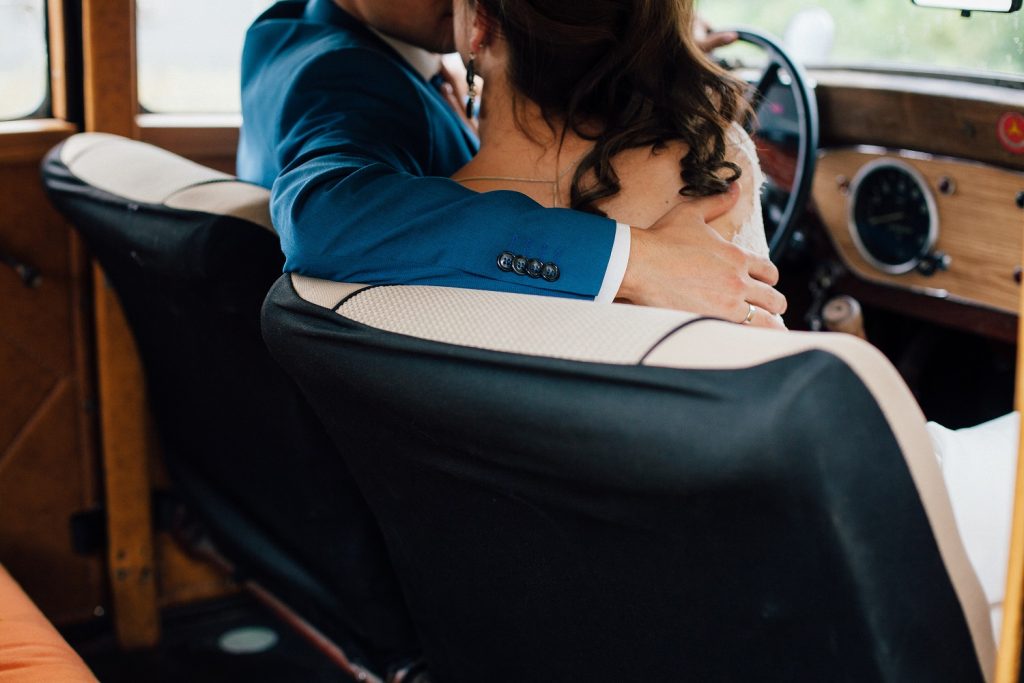 ▲「我高潮的水弄濕了他的後座。」（圖／Shutterstock）