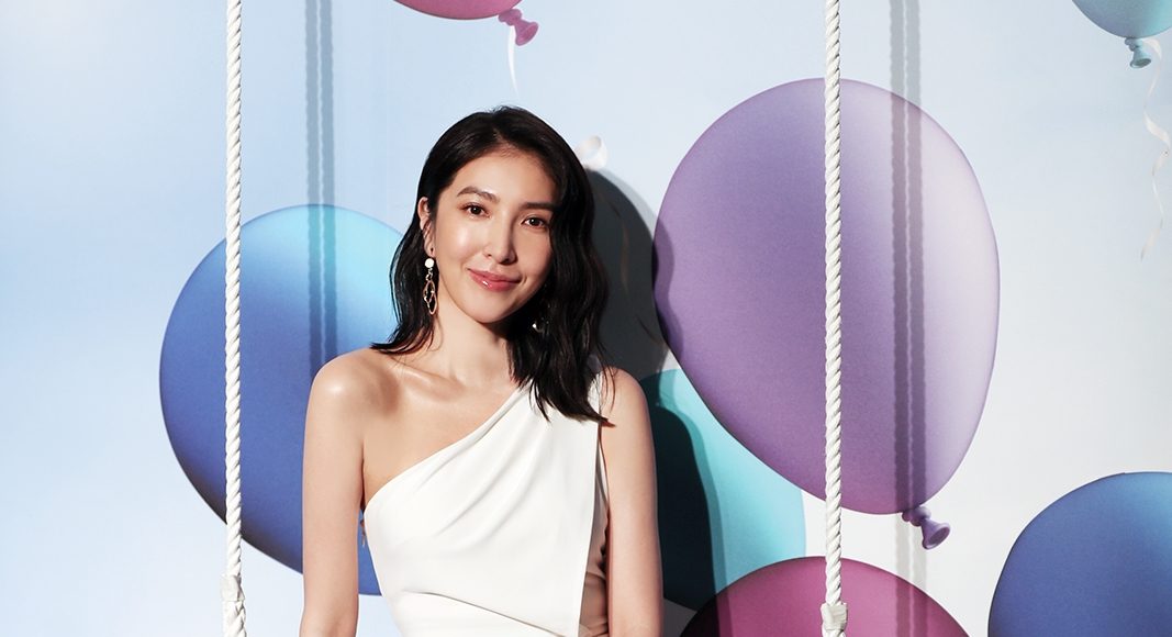 ▲楊謹華賀林依晨懷孕，求子盼天賜好運。（圖／安心醫美提供）