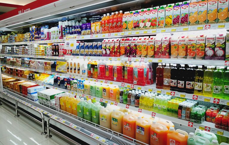 ▲連鎖超市商品應有盡有、價格經濟實惠，幾乎成為了台灣人最愛逛的好厝邊。（圖／Shutterstock）