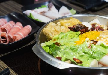 ▲原PO好奇「百元小火鍋霸主是誰」，貼文一出，老饕紛紛喊「3神店」，大讚划算、CP值爆表。（示意圖／Shutterstock）