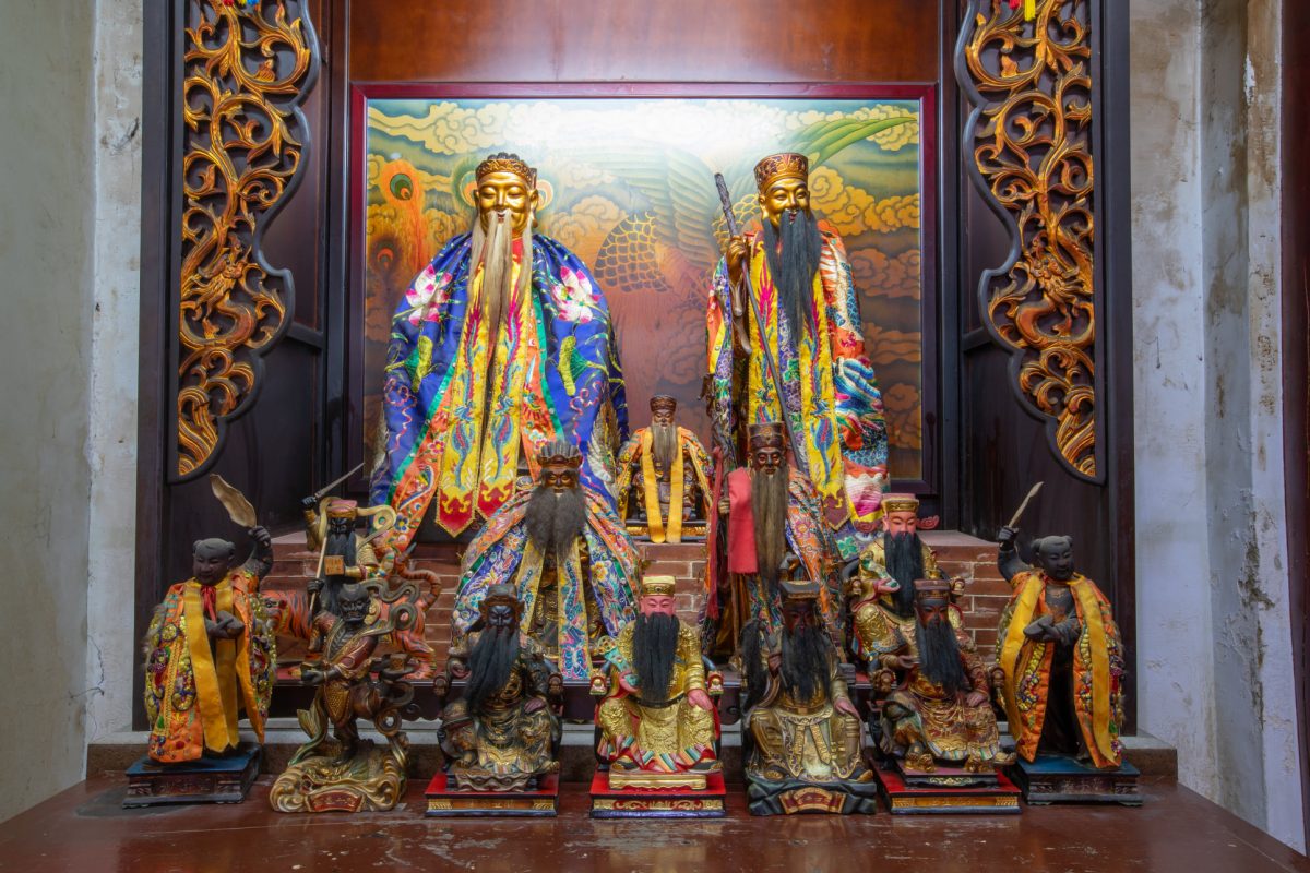 大天后宮的月老（右）和福德正神同祀，最擅長幫助已有對象者感情加溫、修成正果。（圖／翻攝自全臺祀典大天后宮粉專）