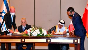 以外長訪巴林為使館揭幕　兩國商業航班同日首航
