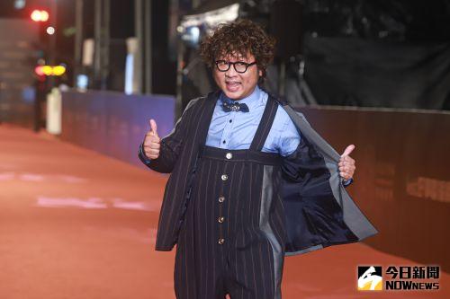 ▲納豆出席金鐘56星光紅毯。(圖/記者葉政勳攝 , 2021.10.02) ▲藝人納豆昨(24)日傳出腦出血,人在國泰醫院開刀中,對此,舅舅侯友宜也在臉書替他加油打氣。(圖/記者葉政勳攝 , 2021.10.02)