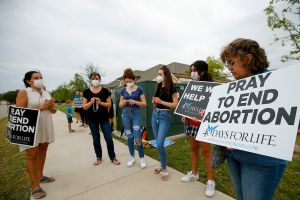 美國反墮胎法引爭議　女性大遊行走上街頭
