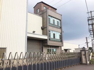 ▲南部知名抽線廠日前驚傳跳票,該工廠目前負責人已人去樓空。(圖/記者郭俊暉翻攝)