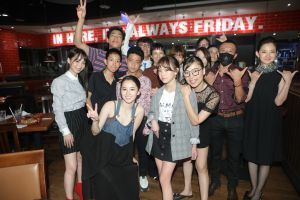 ▲李奕樵(左三)抱回金鐘獎最具潛力新人獎。(圖/公視) ▲李奕樵(左三)抱回金鐘獎最具潛力新人獎。(圖/公視)