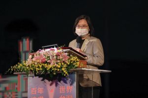 蔡英文總統 ▲蔡英文總統為2021年國慶總統府光雕秀致詞。(圖/文化總會提供)