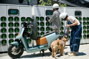 ▲即日到10月31日,購買 Gogoro 電動機車,最低入手價不到3 萬 元,再享有首年 12 個月電池資費 0 元起(圖/品牌提供)
