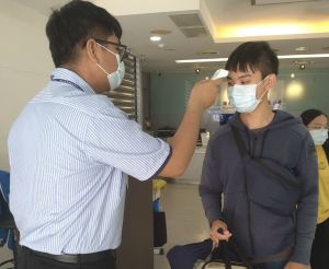 ▲高雄市區監理所到國光等客運場站檢查防疫的情形。(圖/記者黃守作攝,2021.10.07) ▲高雄市區監理所到國光等客運場站檢查防疫的情形。(圖/記者黃守作攝,2021.10.07)