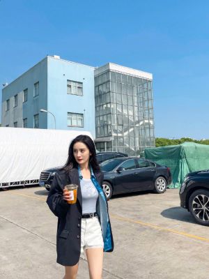 ▲楊冪的照片看似胸線過低。(圖/楊冪微博) ▲楊冪的照片看似胸線過低。(圖/楊冪微博)