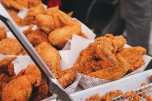 一名網友好奇詢問「台灣炸雞界的霸主是誰?」而引來老饕討論。(示意圖/翻攝pixabay) ▲一名網友好奇詢問「台灣炸雞界的霸主是誰?」而引來老饕討論。(示意圖/翻攝pixabay)