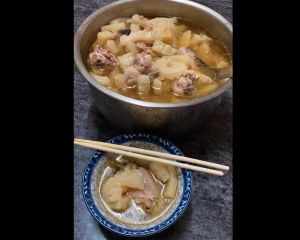 ▲也有其他網友分享自己煮的鳳梨苦瓜雞湯。（圖／翻攝自《家常菜》）