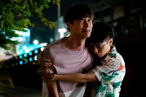 ▲宋偉恩(左)、楊銘威在《俗女養成記2》擦出火花。(圖/華視、CATCHPLAY) ▲宋偉恩(左)、楊銘威在《俗女養成記2》擦出火花。(圖/華視、CATCHPLAY)