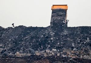 印度煤炭供應緊張　近3/5燃煤電廠庫存撐不過3天
