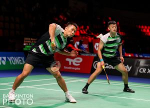 羽球／周天成、麟洋配領軍　中華男團首戰5:0擊退加拿大
